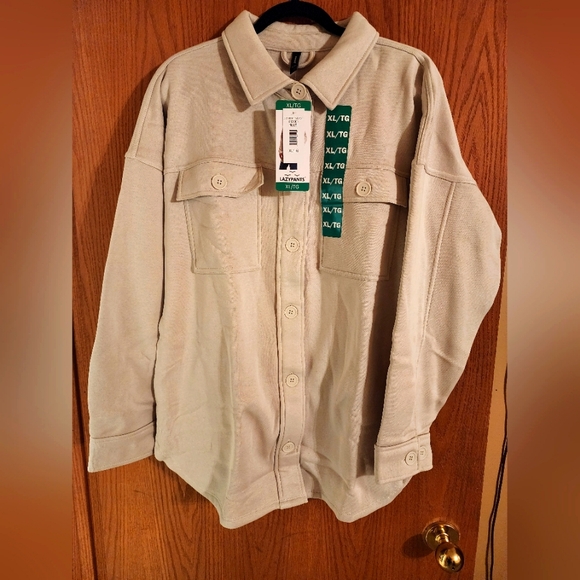 NEW- XL - LAZYPANTS Shacket - Picture 2 of 3